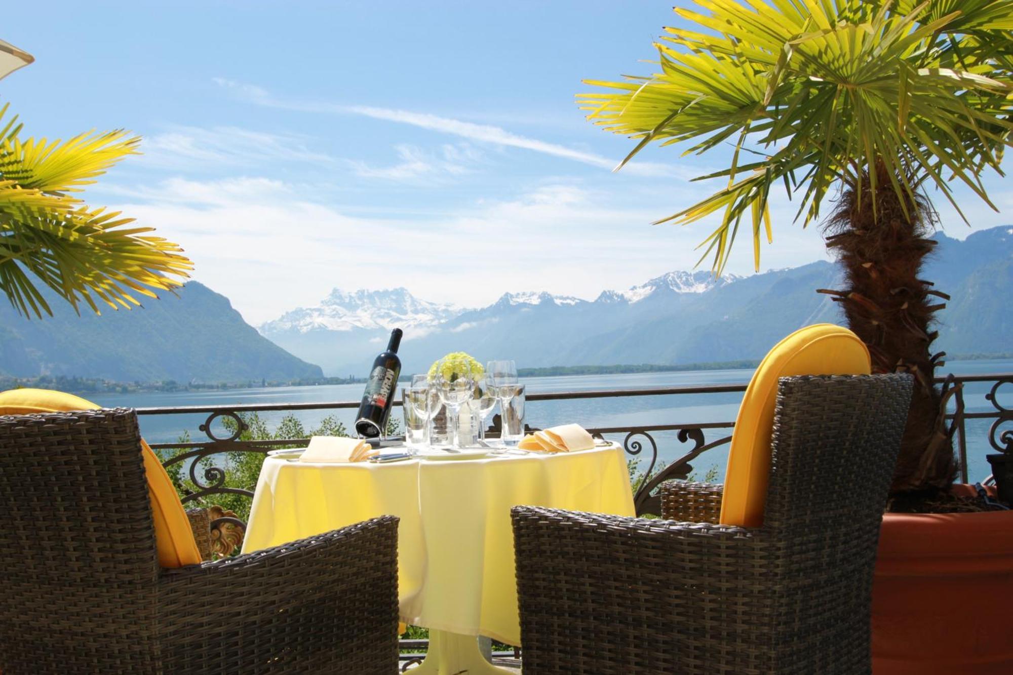 Golf Hotel Rene Capt Монтрьо Екстериор снимка