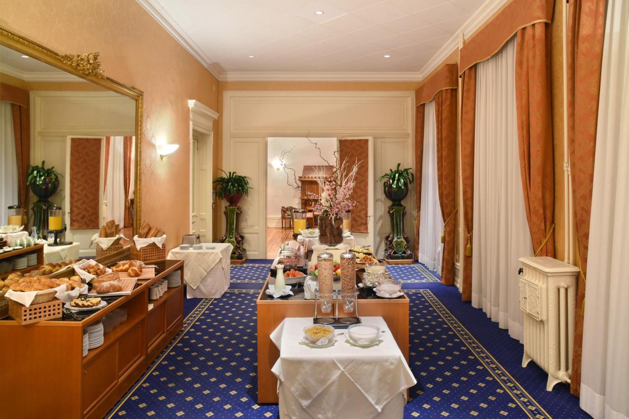 Golf Hotel Rene Capt Монтрьо Екстериор снимка